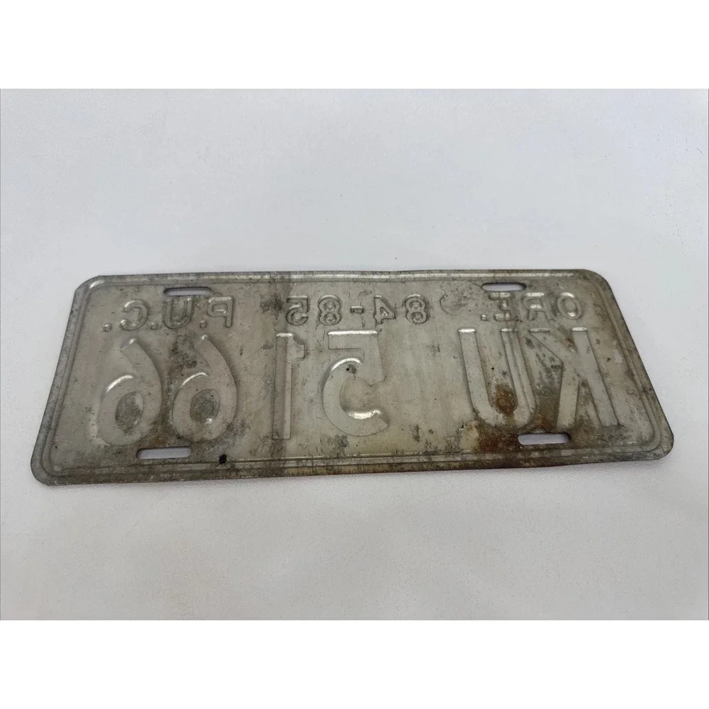 VTG RARE OREGON 84-85 PUBLIC UTILITY COMMISSION LICENSE PLATE